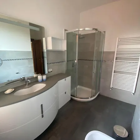 Lägenhet Casa Enza: A Un Passo Dal Mare.