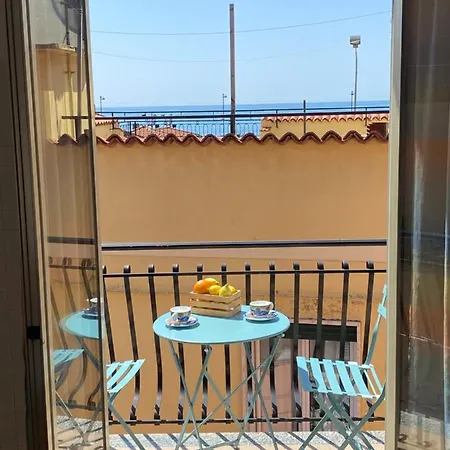 Casa Enza: A Un Passo Dal Mare.