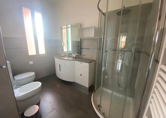 Apartment Casa Enza: A Un Passo Dal Mare. Bordighera
