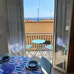 Casa Enza: A Un Passo Dal Mare. Lägenhet