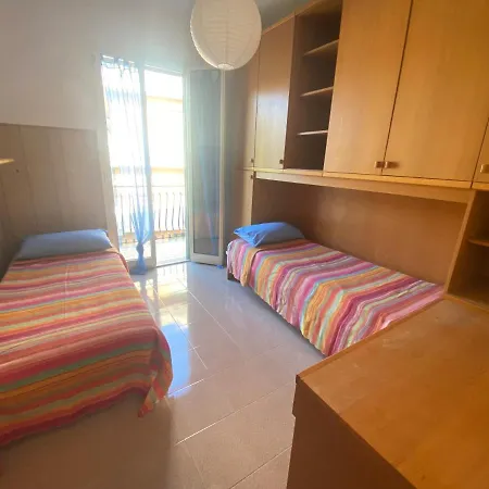 Casa Enza: A Un Passo Dal Mare. Bordighera