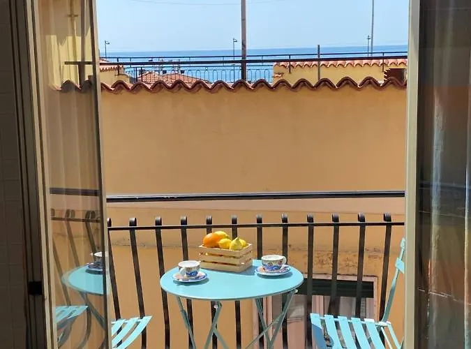 Casa Enza: A Un Passo Dal Mare.