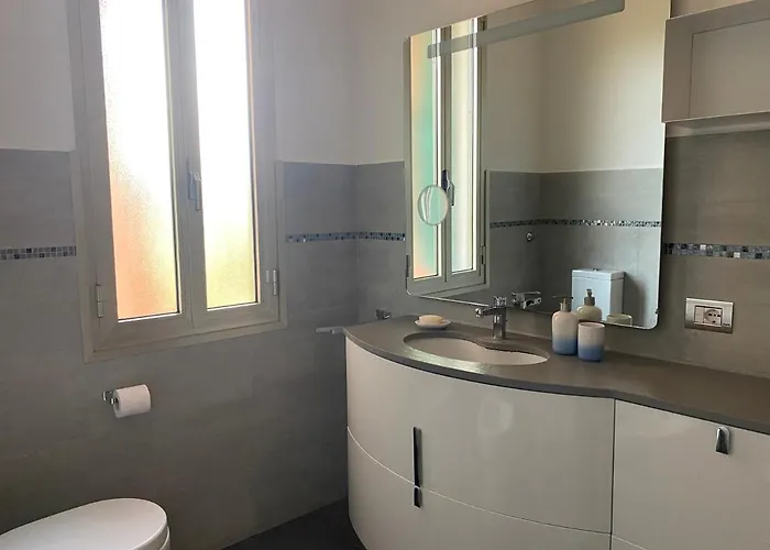 Casa Enza: A Un Passo Dal Mare. Appartement