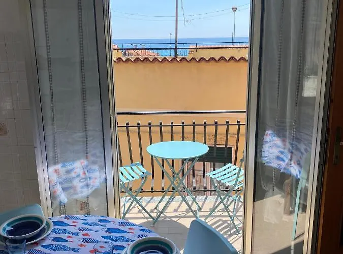 Casa Enza: A Un Passo Dal Mare. Appartement
